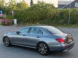 Mercedes-Benz E 220 E -Avangart 9 Gang  Lim. Rückfahrt Kamera - Mercedes-Benz E 220 mit Diesel-Antrieb: Limousine