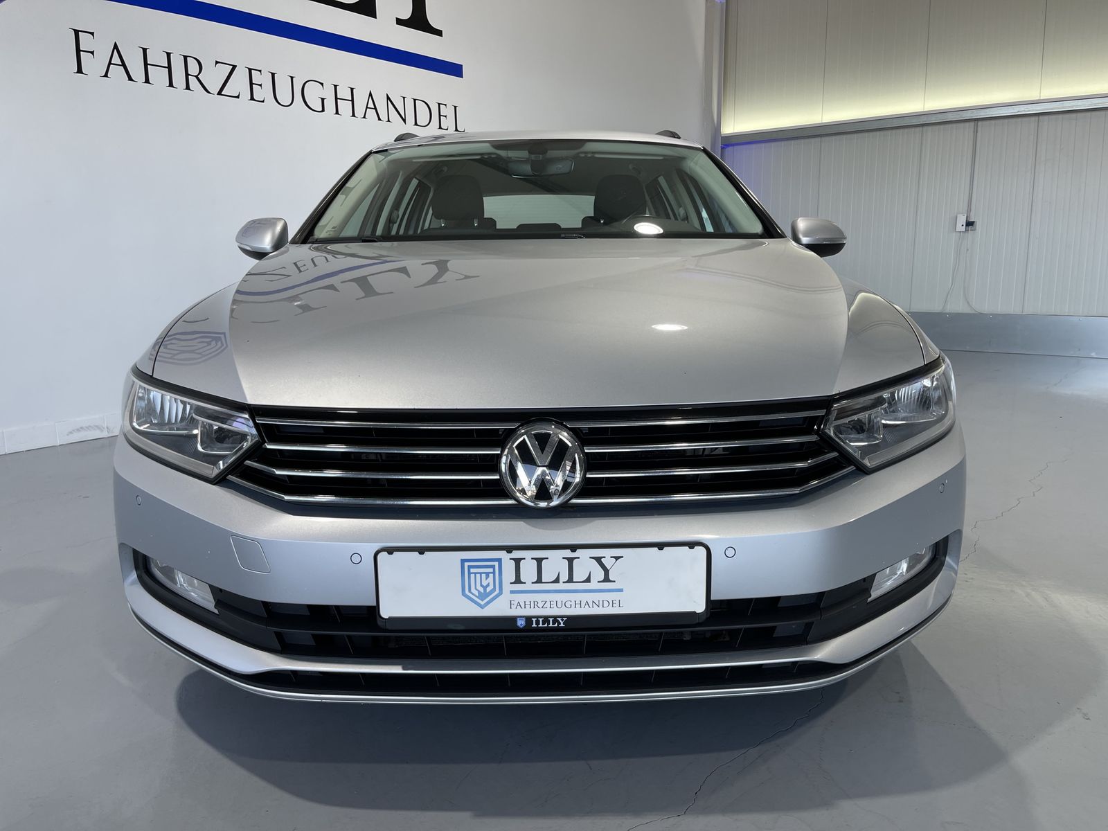 Fahrzeugabbildung Volkswagen Passat Variant 2.0 TDI Trendline*AHK*ACC*Navi*