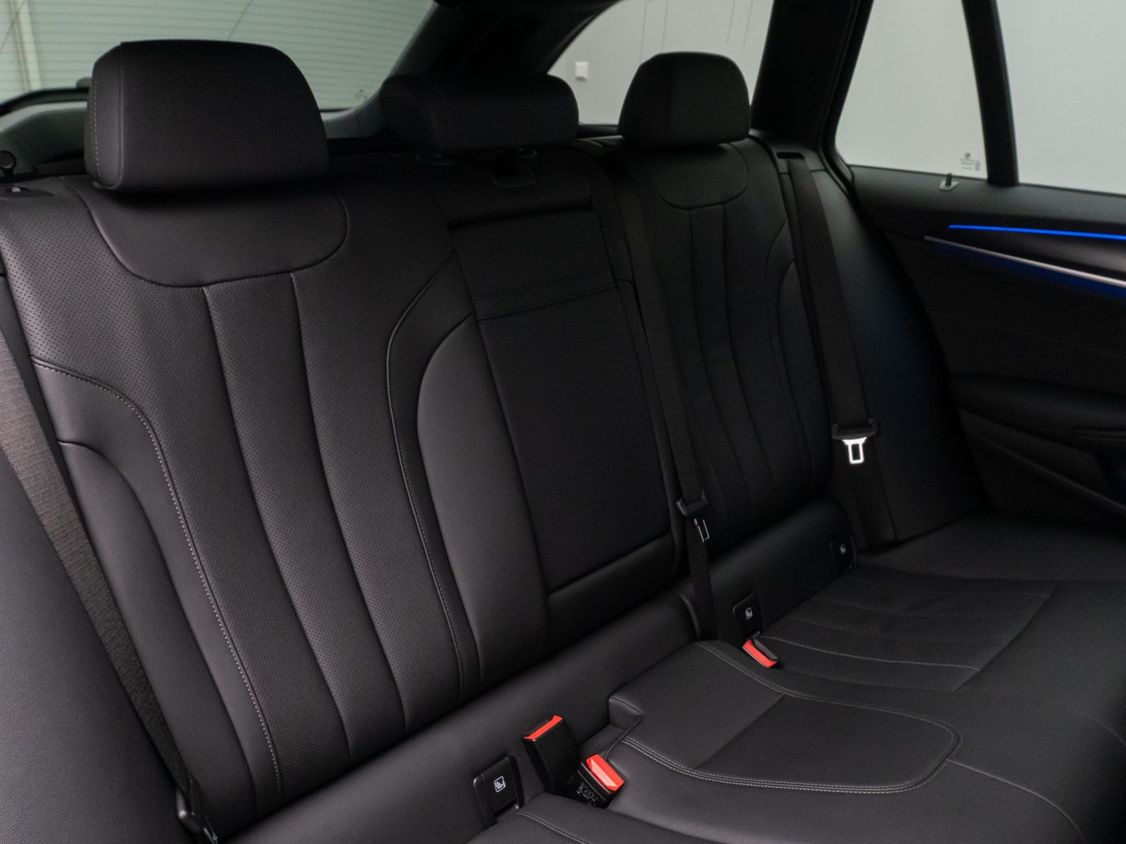 Fahrzeugabbildung BMW 530d xD M Sport Kamera Laser HUD DAB AHK Komfort