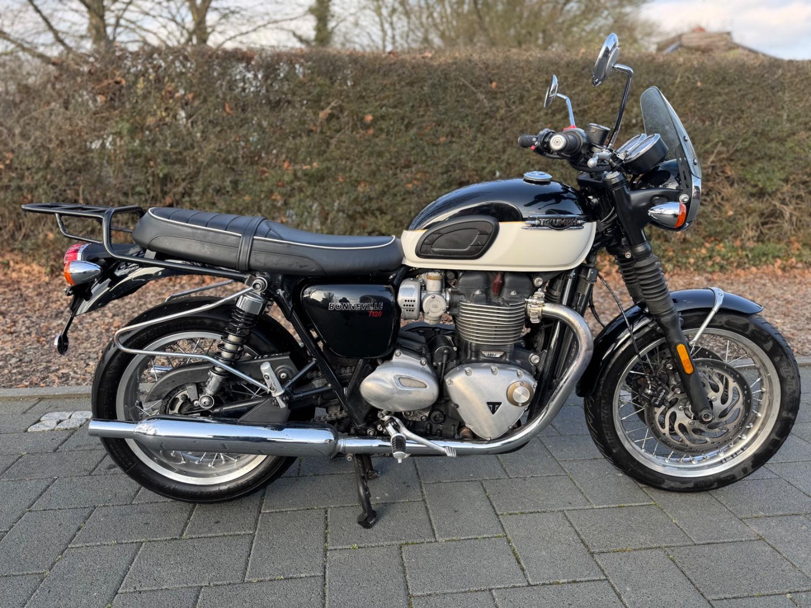 Triumph Bonneville T120 Minischaden Fahrbereit