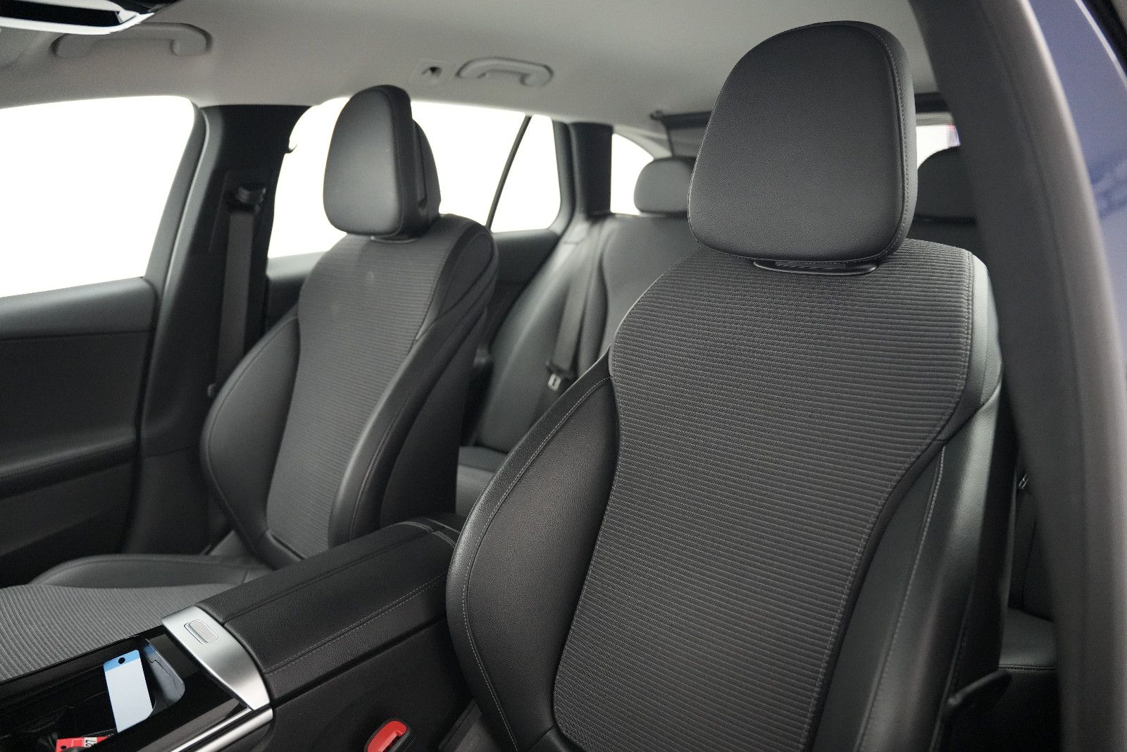 Fahrzeugabbildung Mercedes-Benz C 300e T *Ambiente*SHZ*Rückfahrkamera*T-Winkel*