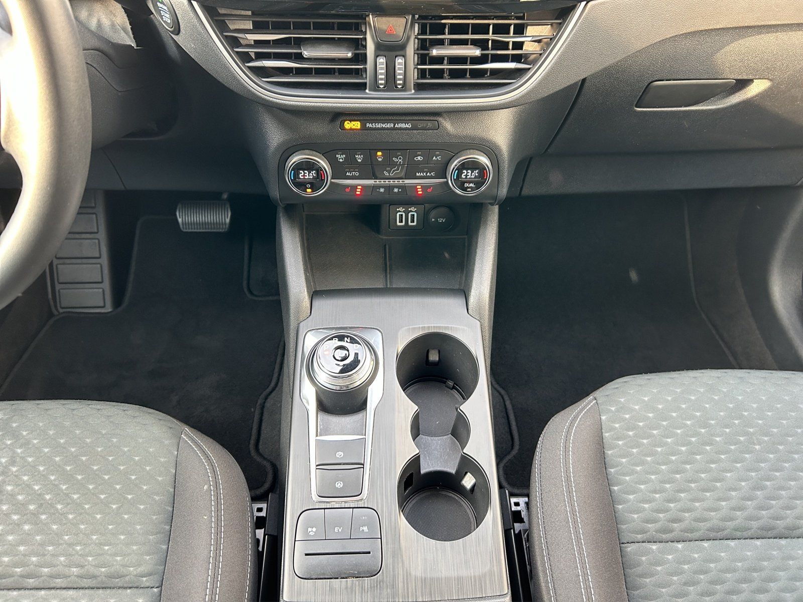 Fahrzeugabbildung Ford Kuga 2.5 Duratec Plug-in-Hybrid PHEV/SYNC3/SHZ/