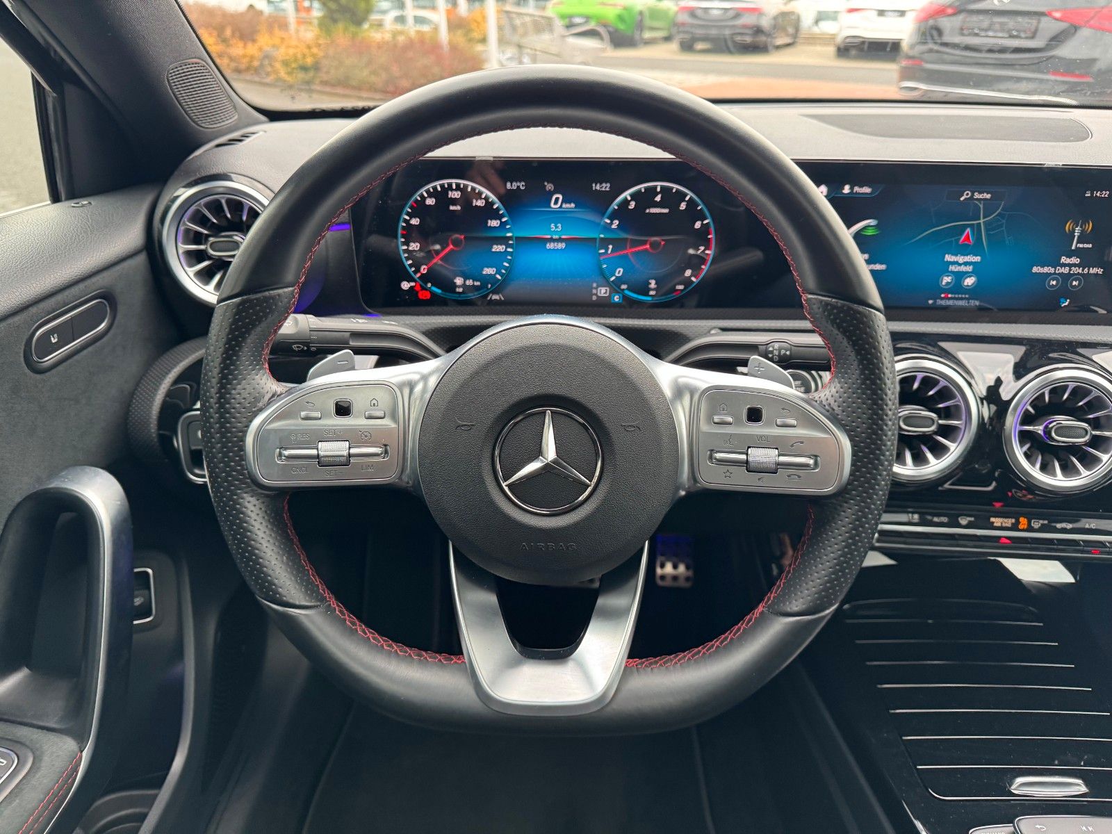 Fahrzeugabbildung Mercedes-Benz A 200 AMG 19"+Ambiente+R-Kamera+Pano+LED+MBUX