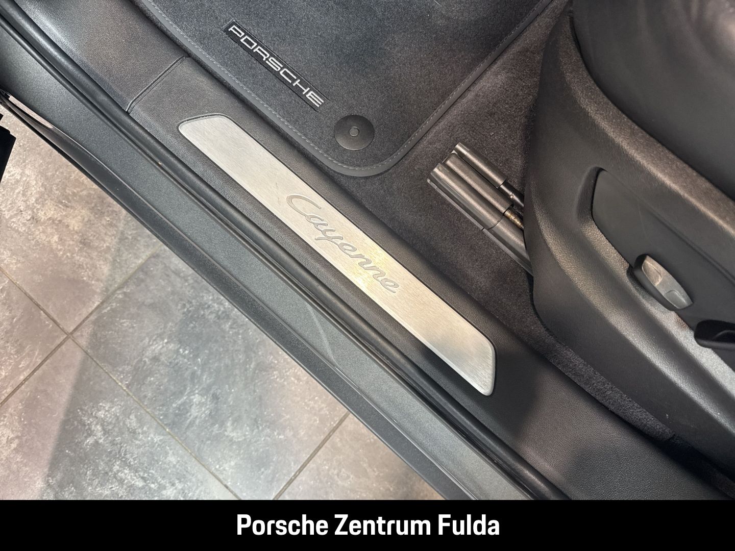Porsche Cayenne E-Hybrid Surround-View Luftfederung foto 19