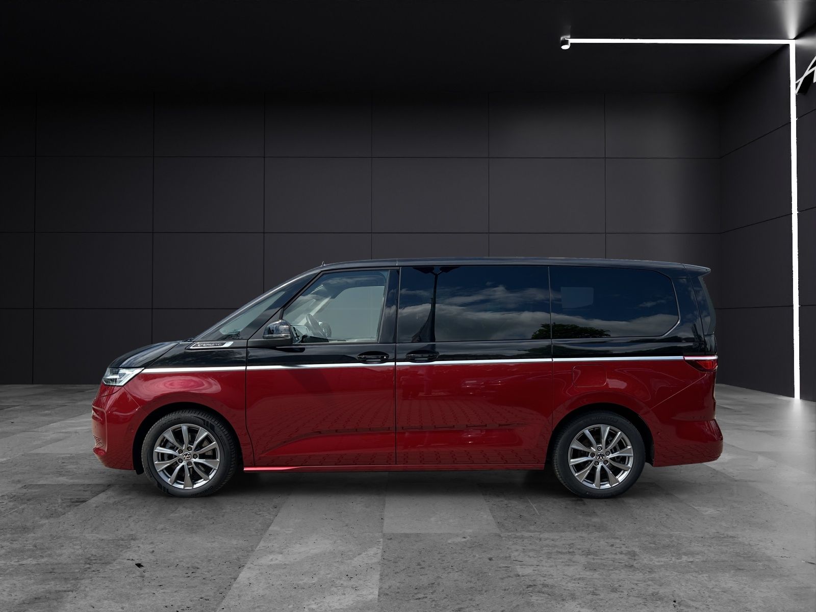 Fahrzeugabbildung Volkswagen T7 Multivan eHybrid ENERGETIC  DSG LED STANDH NA