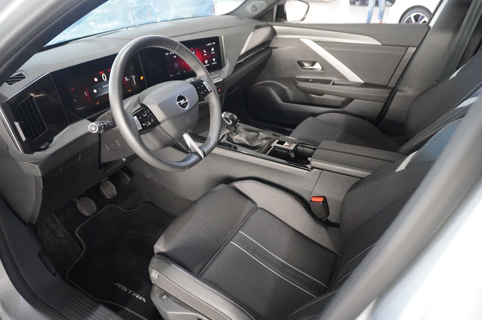Fahrzeugabbildung Opel Astra L ST 1.2T GS SPORT NAVI/LED/360° /SPORT/SH