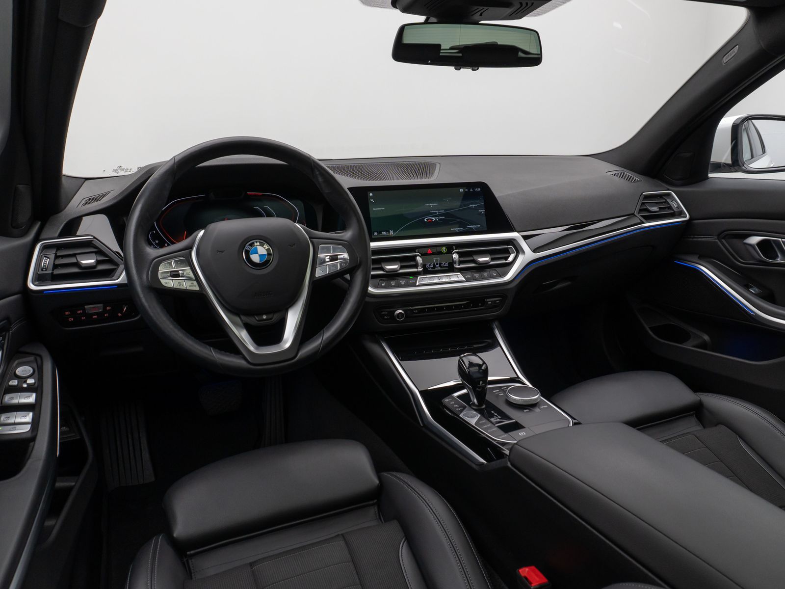 Fahrzeugabbildung BMW 320d xD Sport Line Panorama Laser 360° HUD HiFi
