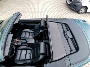 BMW 320 3 Cabrio (E36) 320i