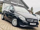 Mercedes-Benz B -Klasse 220 CDI*AUTOMATIK*MFL*NAVI*KAMERA*TEMP - Mercedes-Benz B 220 aus 2016