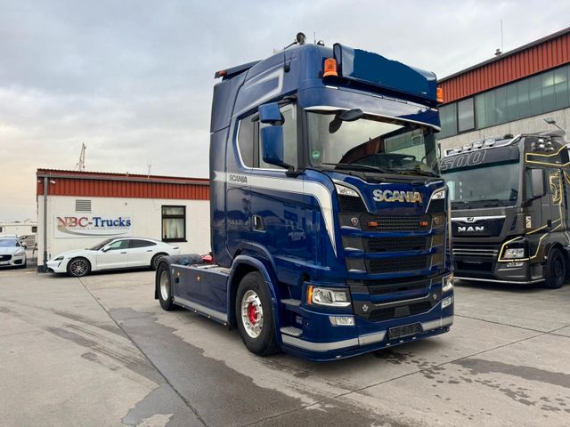 Scania S 650  V8* STANDKLIMA * LEDER * SCHNEEKETTEN* TV