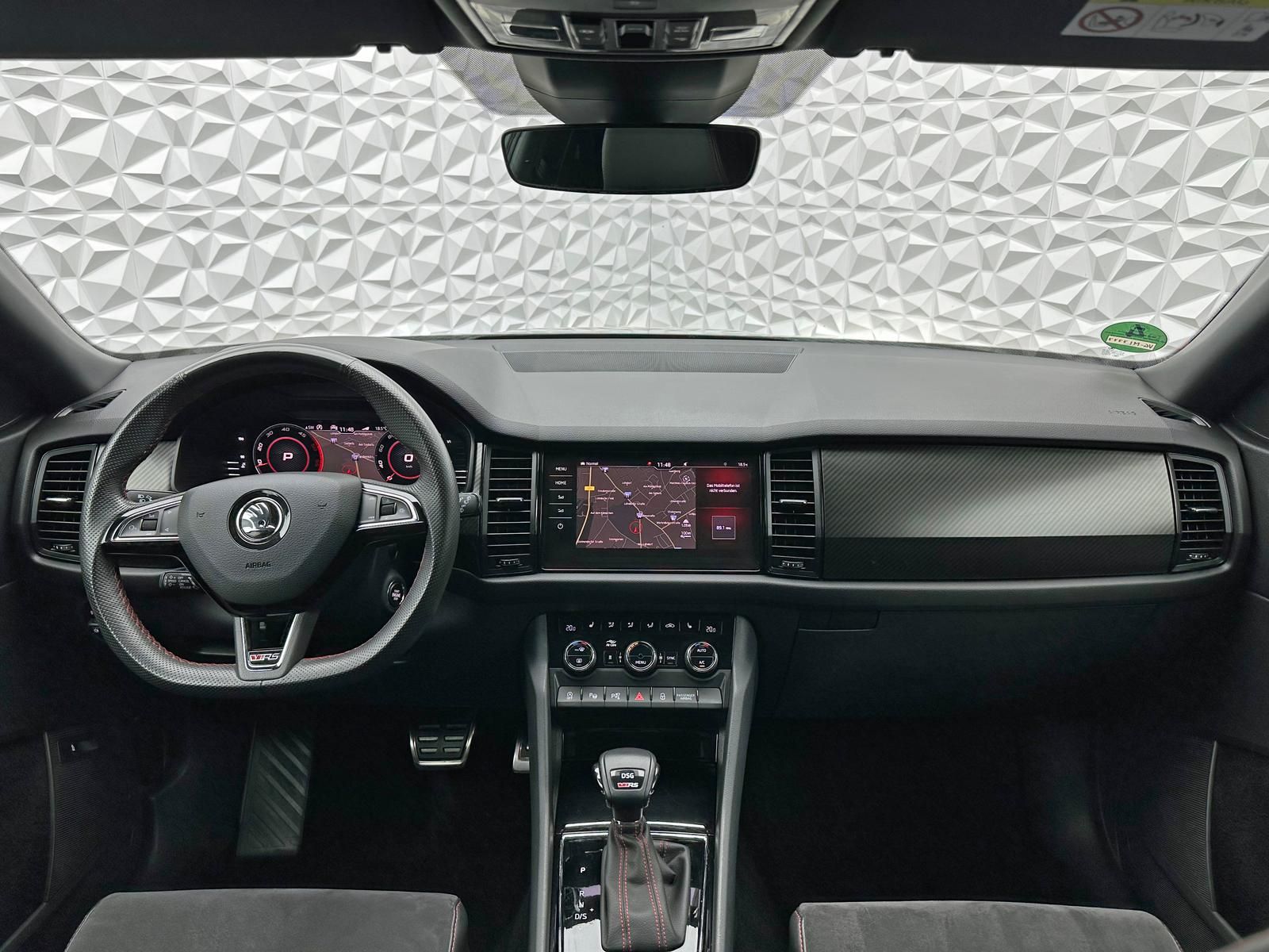 Fahrzeugabbildung SKODA KODIAQ RS TDI 4X4/7-SITZE/PANO/STDHZ/AHK/ACC/360