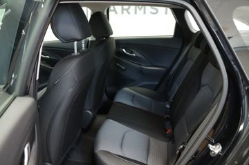 Hyundai i30 cw Comfort AT LED Navi SH Alufelgen Kamera