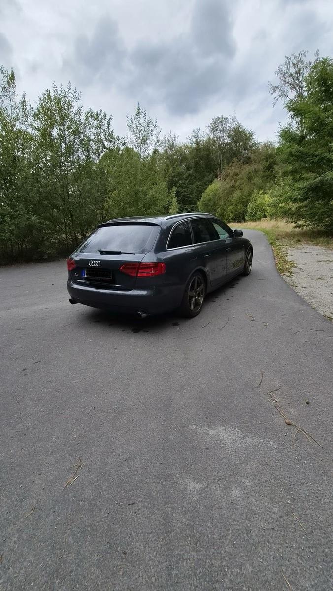 Audi A4 2009 — photo 12