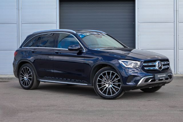 MERCEDES-BENZ GLC 300 e |Air Suspension| Pano | Amg |Burmester