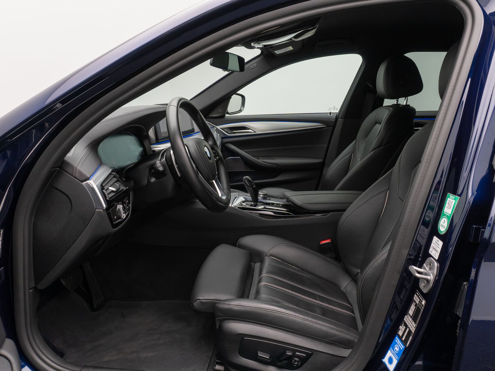 Fahrzeugabbildung BMW 530d Luxury Line DAB Kamera HUD Leder H/K 19Zoll