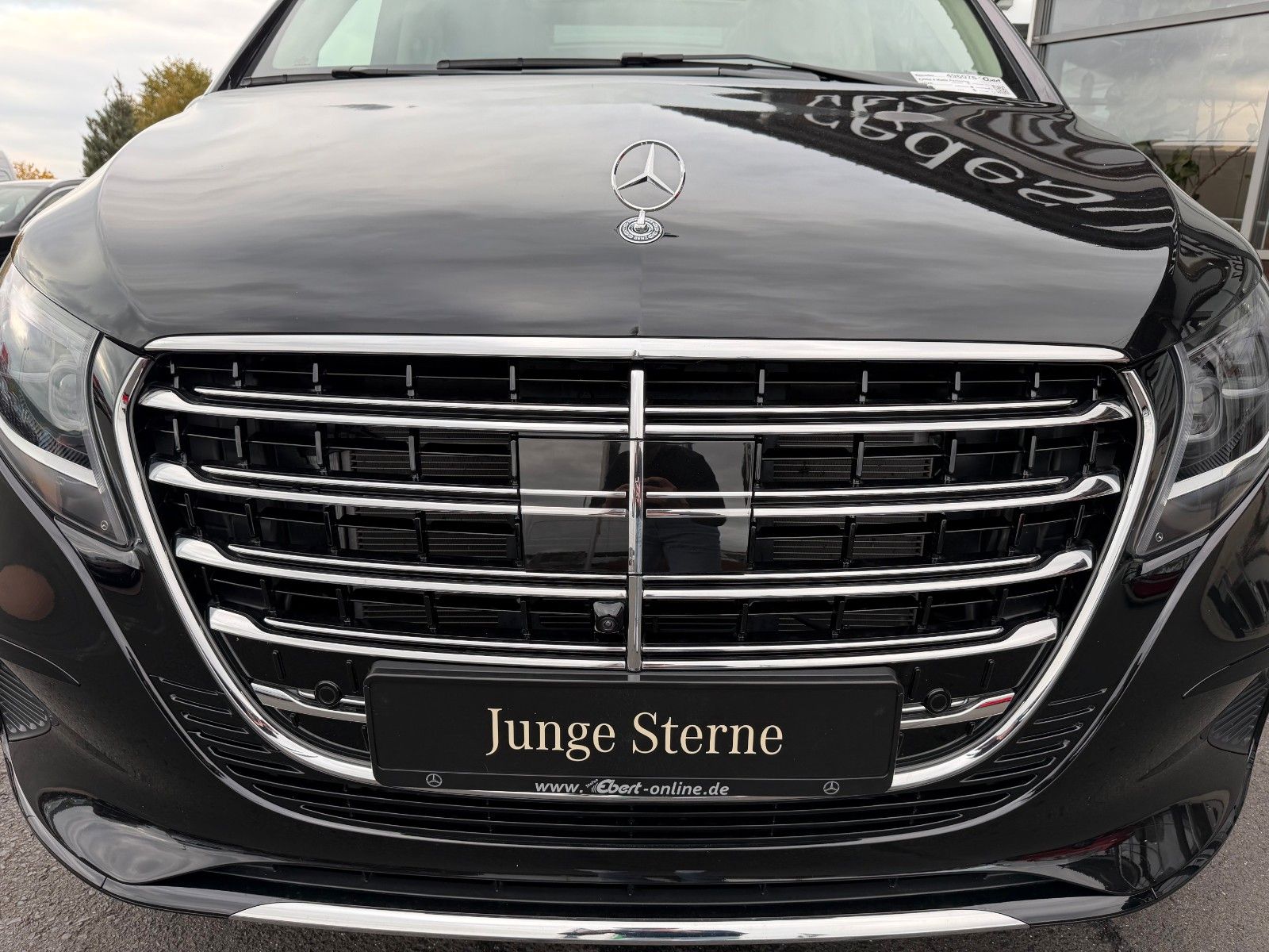 Fahrzeugabbildung Mercedes-Benz V 300 d 4MATIC EXCLUSIVE Luxus-Sitze AHK2,5to