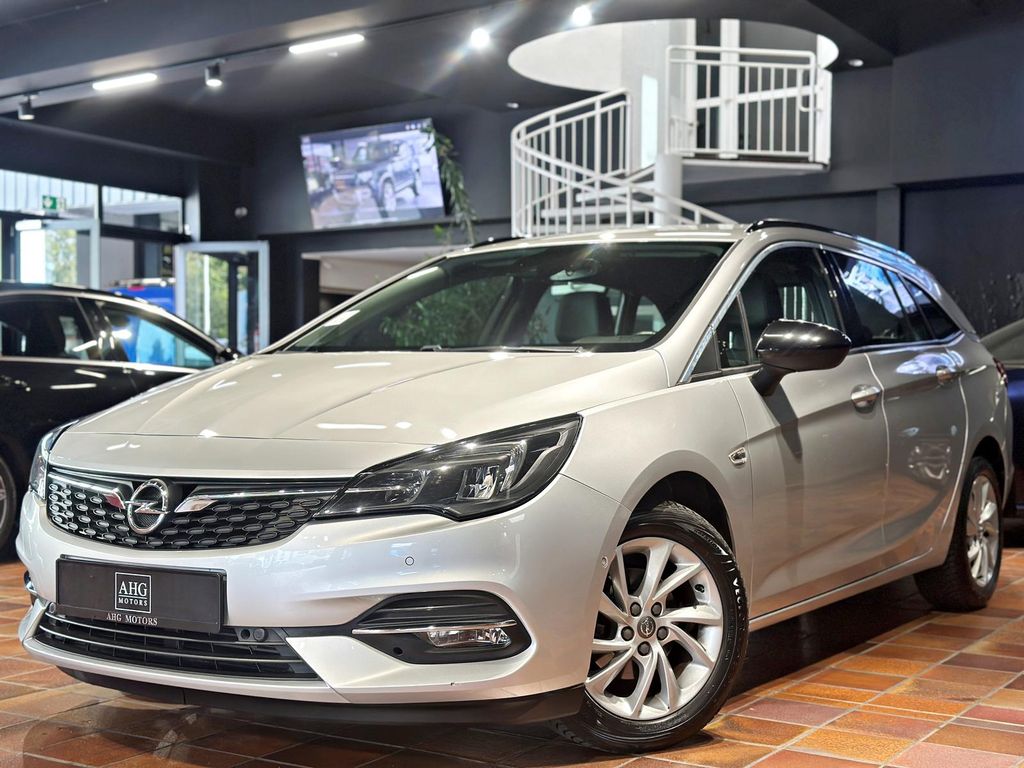Opel Astra — hlavná fotografia