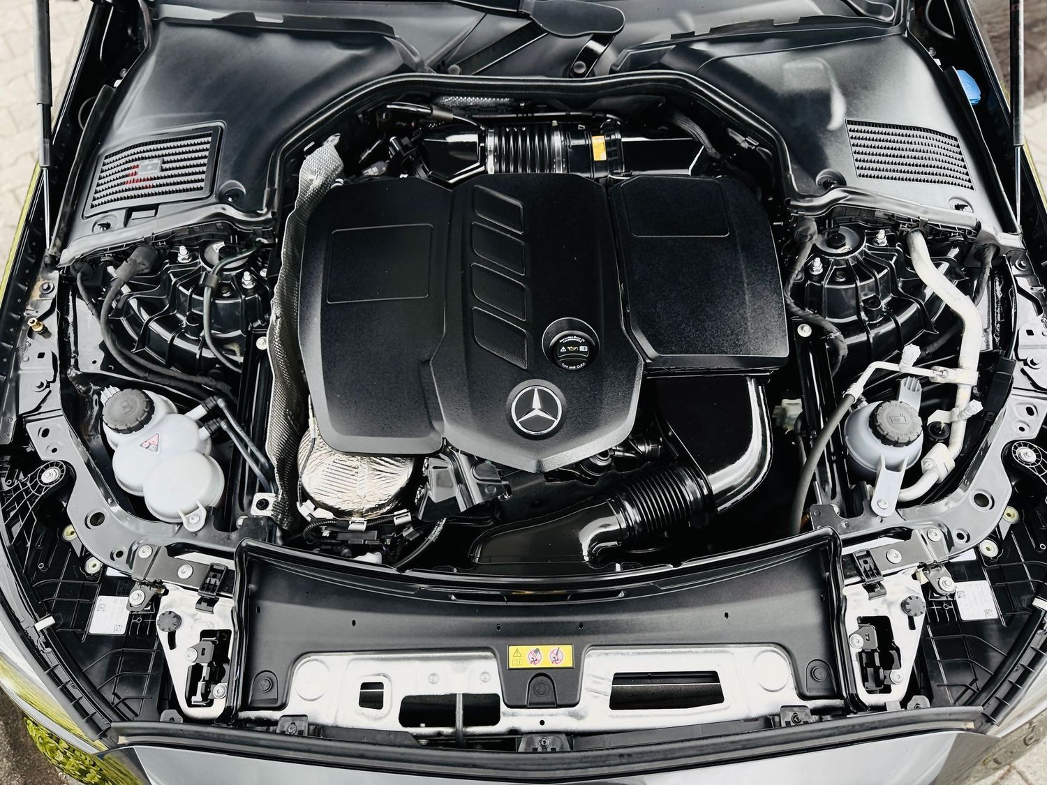 Fahrzeugabbildung Mercedes-Benz C 220 T d AMG & Night, Panodach, Memory, Winter,