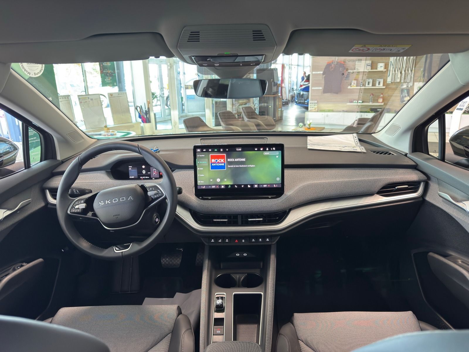Fahrzeugabbildung SKODA Enyaq 60 Lodge*RFK*AHK*20Zoll*eHeck