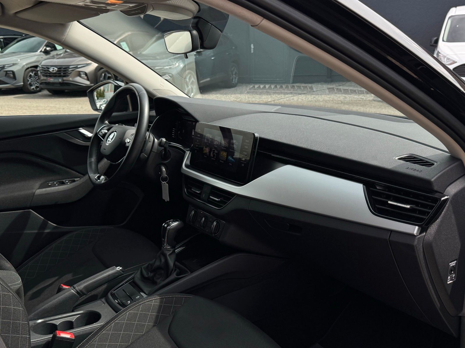 Fahrzeugabbildung SKODA Scala 1.0 DSG Ambition CarPlay Temp. SHZ PDC