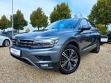 Volkswagen Tiguan Allspace DSG 4x4 / Pano / LED / ACC - : Grau, Schiebedach, Geländewagen