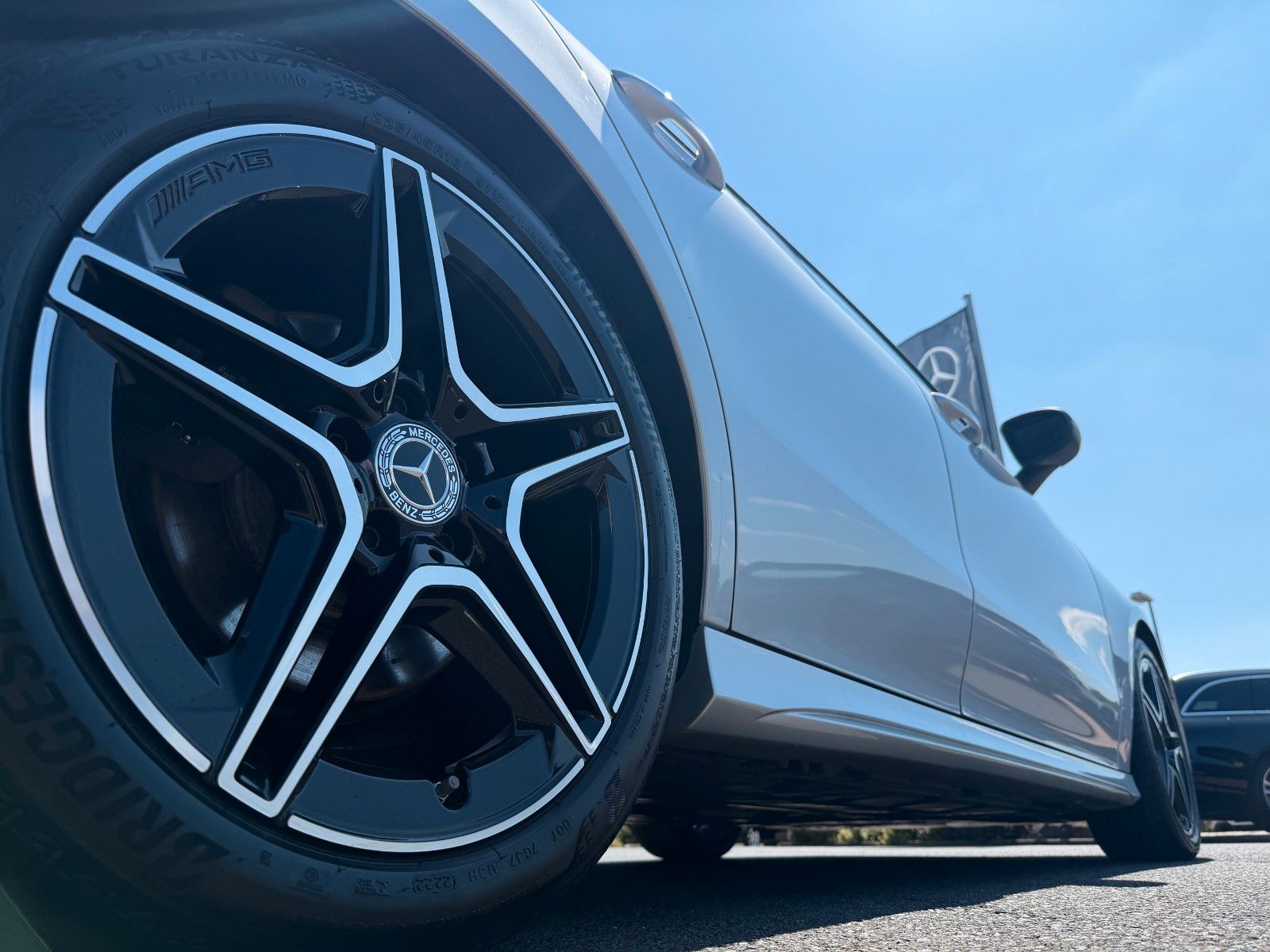 Fahrzeugabbildung Mercedes-Benz CLA 220 D SB AMG R-Kamera+Pano+DISTR+MBEAM+Ambie