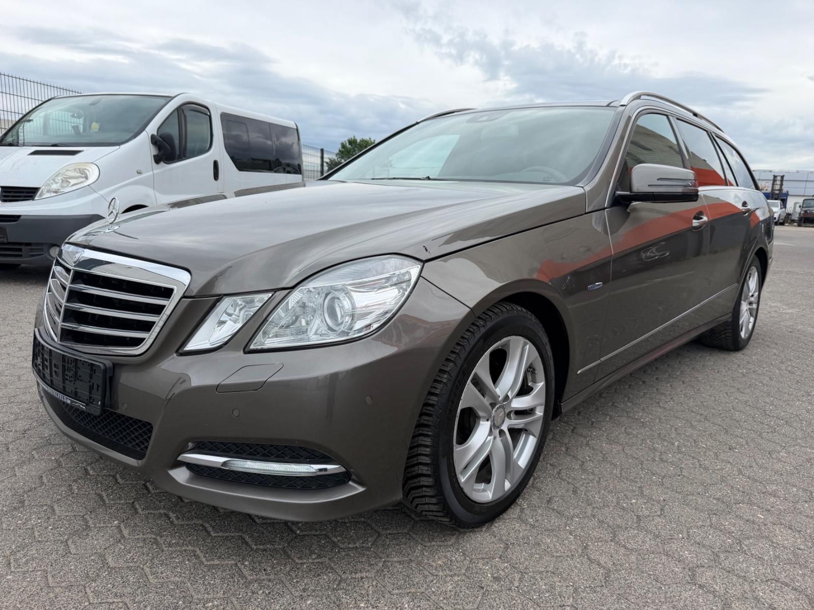 Mercedes-Benz E 300 E T-Modell E 300 CDI BlueEfficiency
