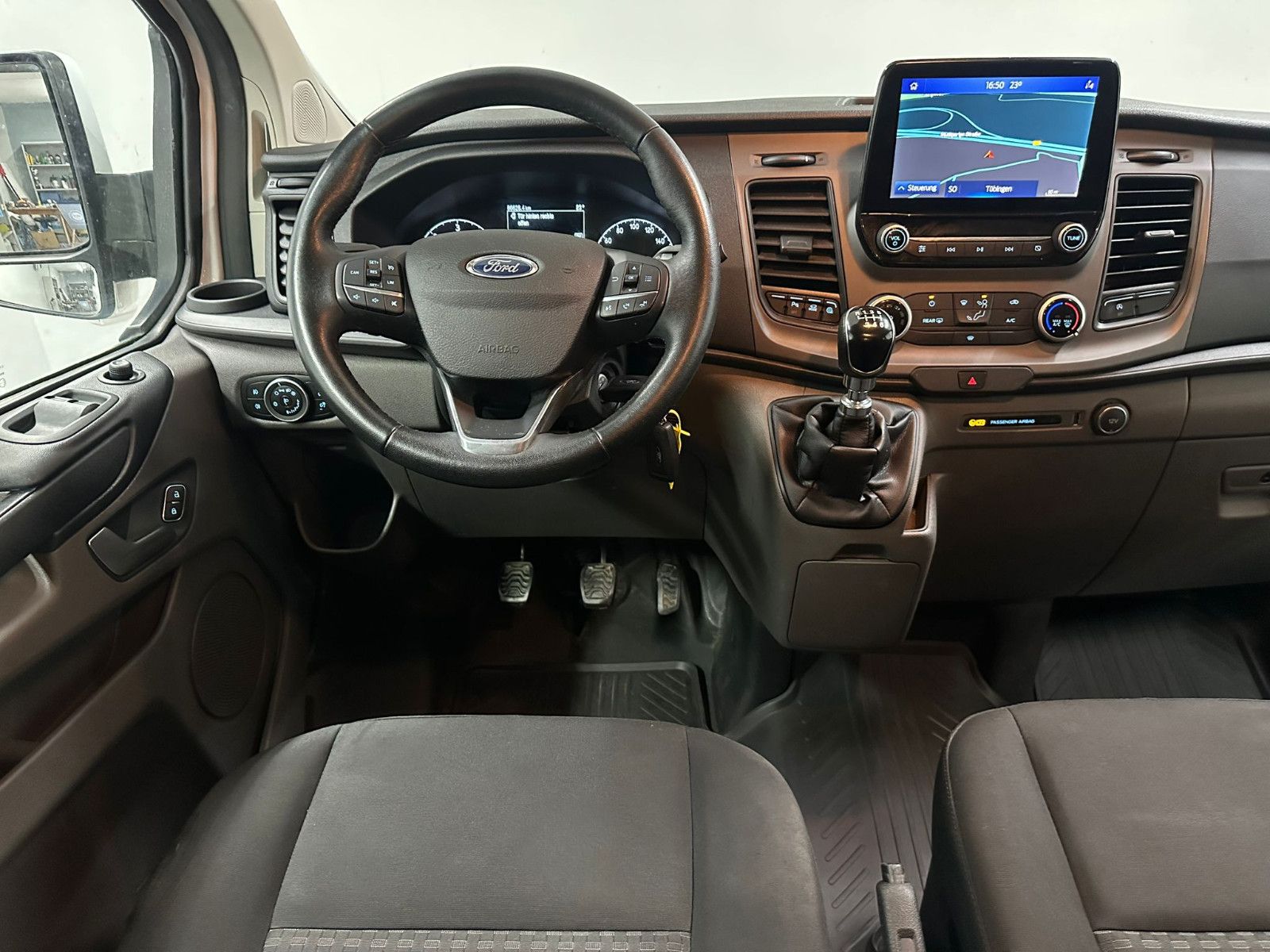 Fahrzeugabbildung Ford Transit Custom 320 L1H1* 9SITZE*NAVI*KLIMA*SDH*