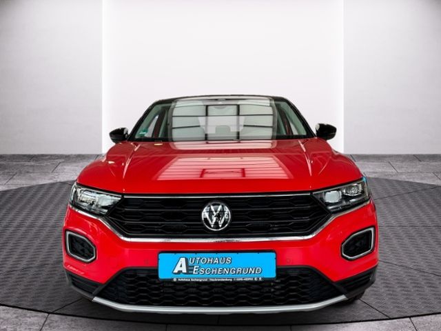 Fahrzeugabbildung Volkswagen T-Roc 1.5 TSI Style DSG LED NAVI AHK KESSY SHZ