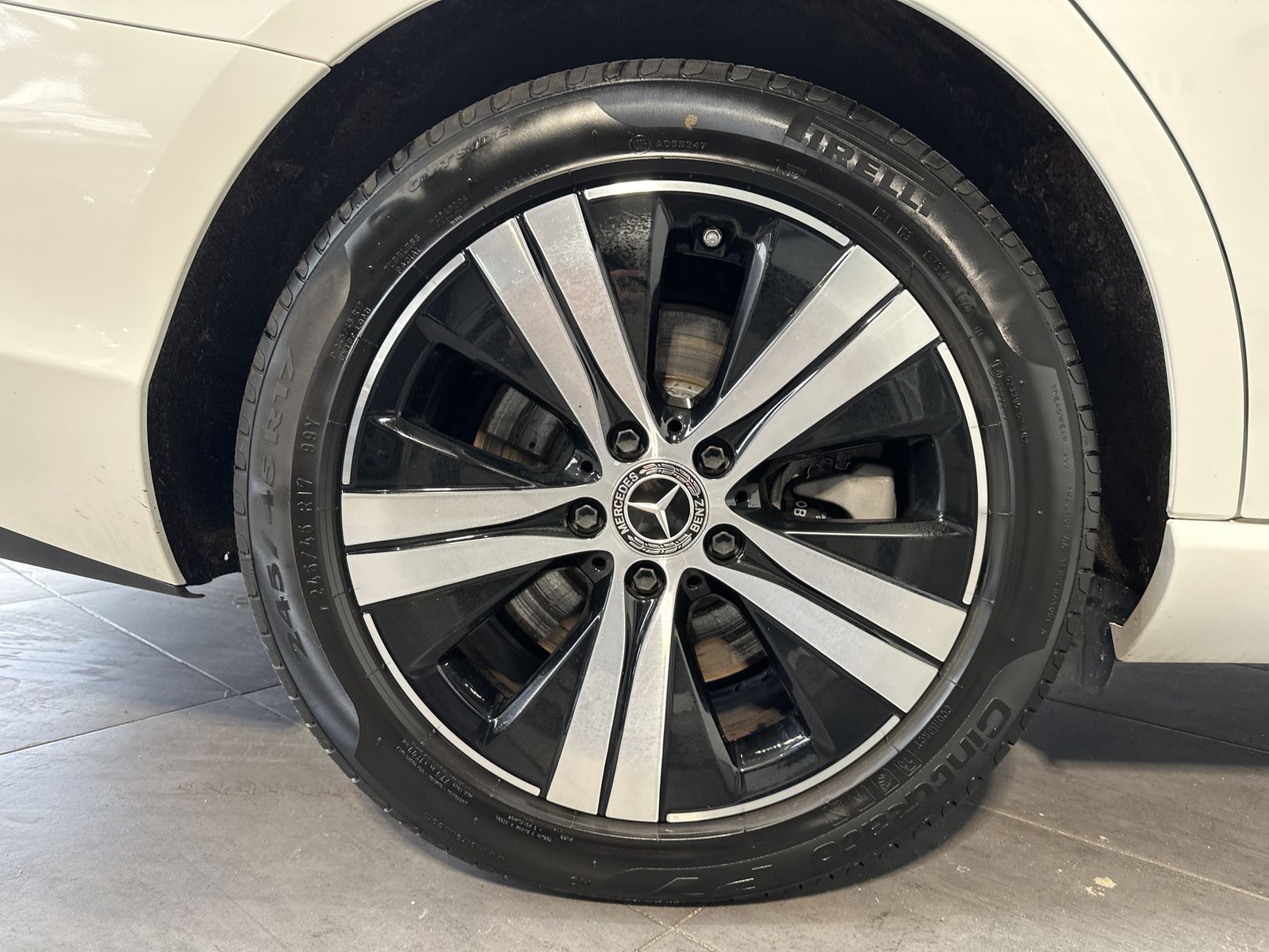 Fahrzeugabbildung Mercedes-Benz C 300e T Avantgarde Night-Paket NAV+LED+ACC+KAM