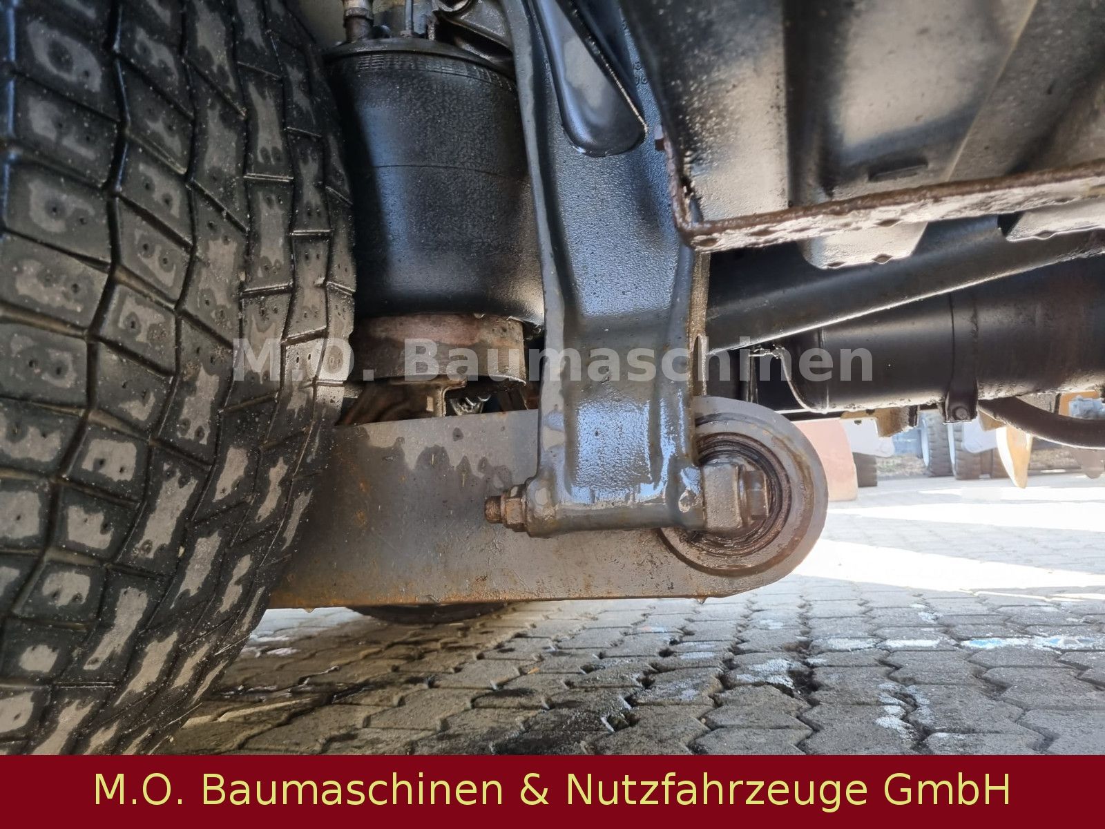 Fahrzeugabbildung Mercedes-Benz Actros 2541 / Saug- & Spühlwagen / 11.000 L /ADR