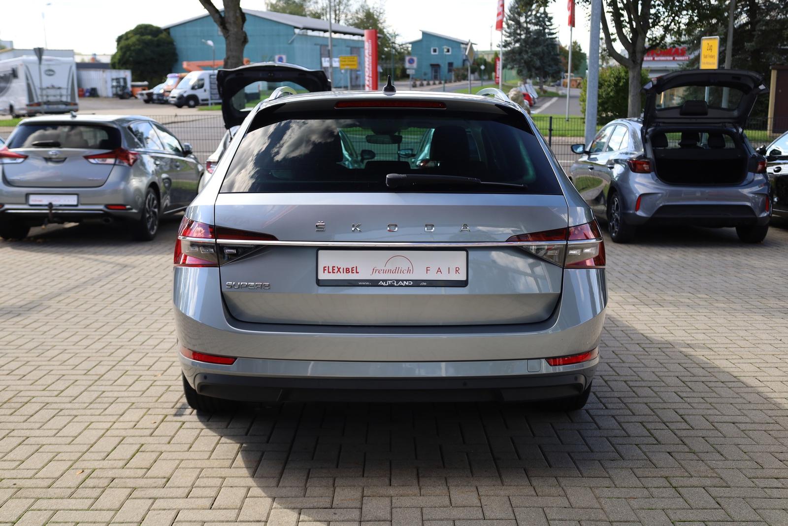Skoda Superb Combi 2.0 TDI LED AHK Leder Navi Memory