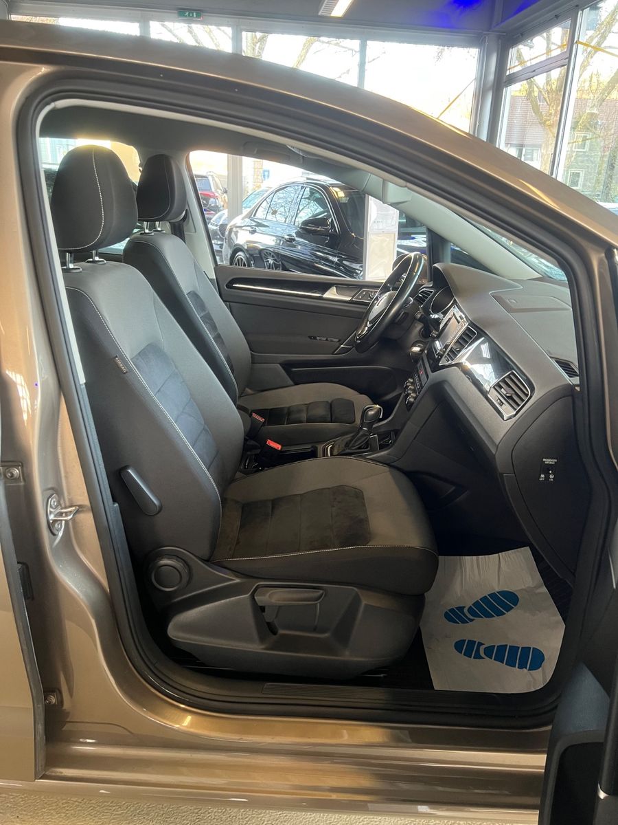 Fahrzeugabbildung Volkswagen Golf Sportsvan 1.4 TSI DSG Highline