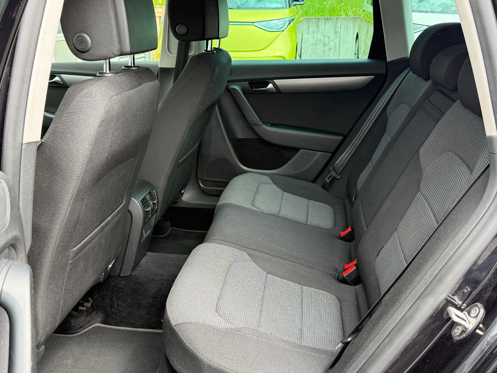 Fahrzeugabbildung Volkswagen Passat Variant Comfortline 1.8 TSI AHK GRA Navi