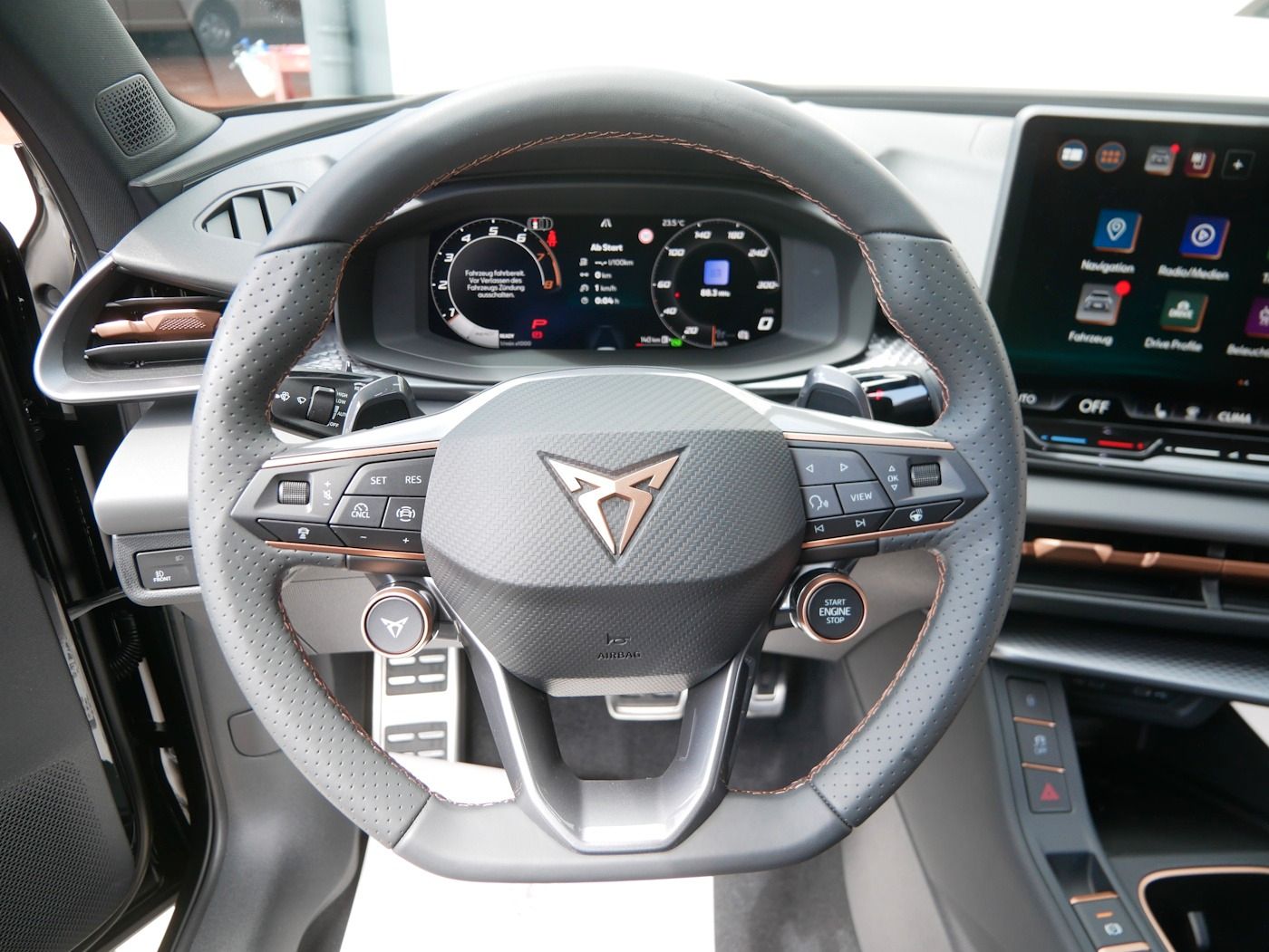 Fahrzeugabbildung CUPRA Terramar 1.5 eTSI NEU51T DSG Matrix ! 4 Pakete !