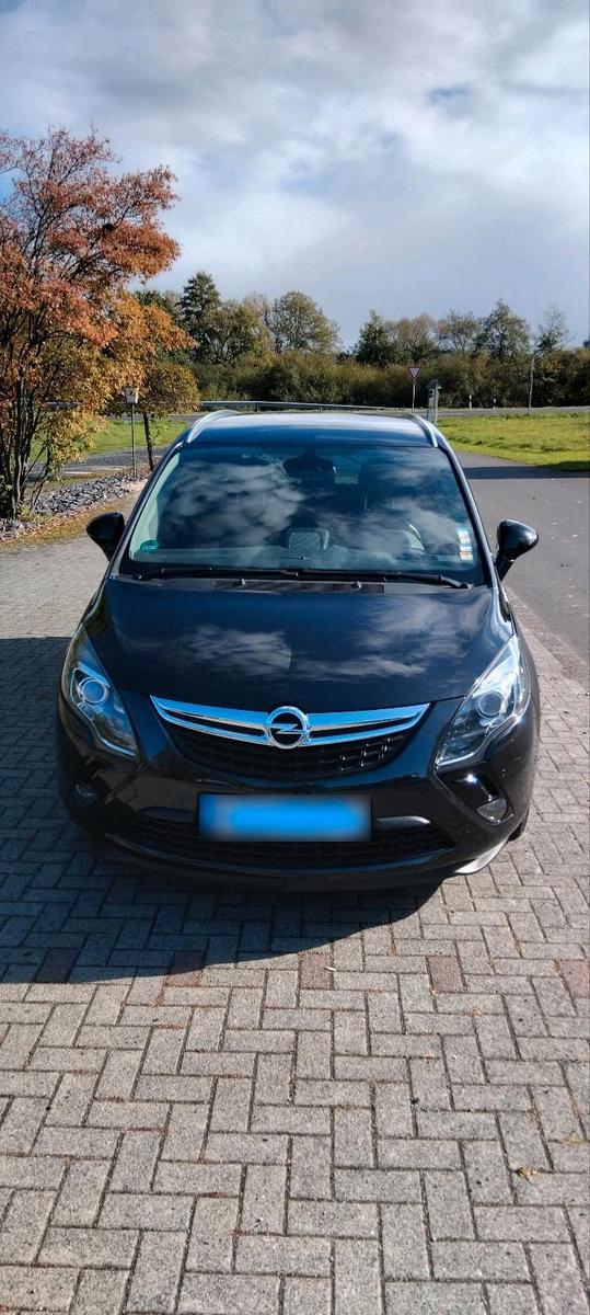 Opel Zafira tourer 2014 — engine