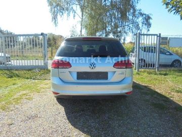 Volkswagen Golf - 5
