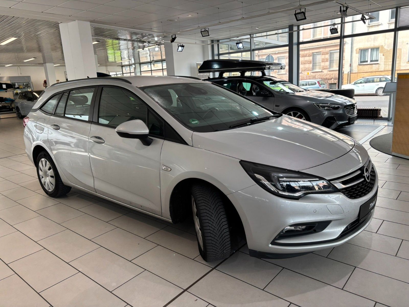 Fahrzeugabbildung Opel Astra K ST 1.6D NAVI/SHZ/LHZ/PDC/ABST.TEMPOMAT