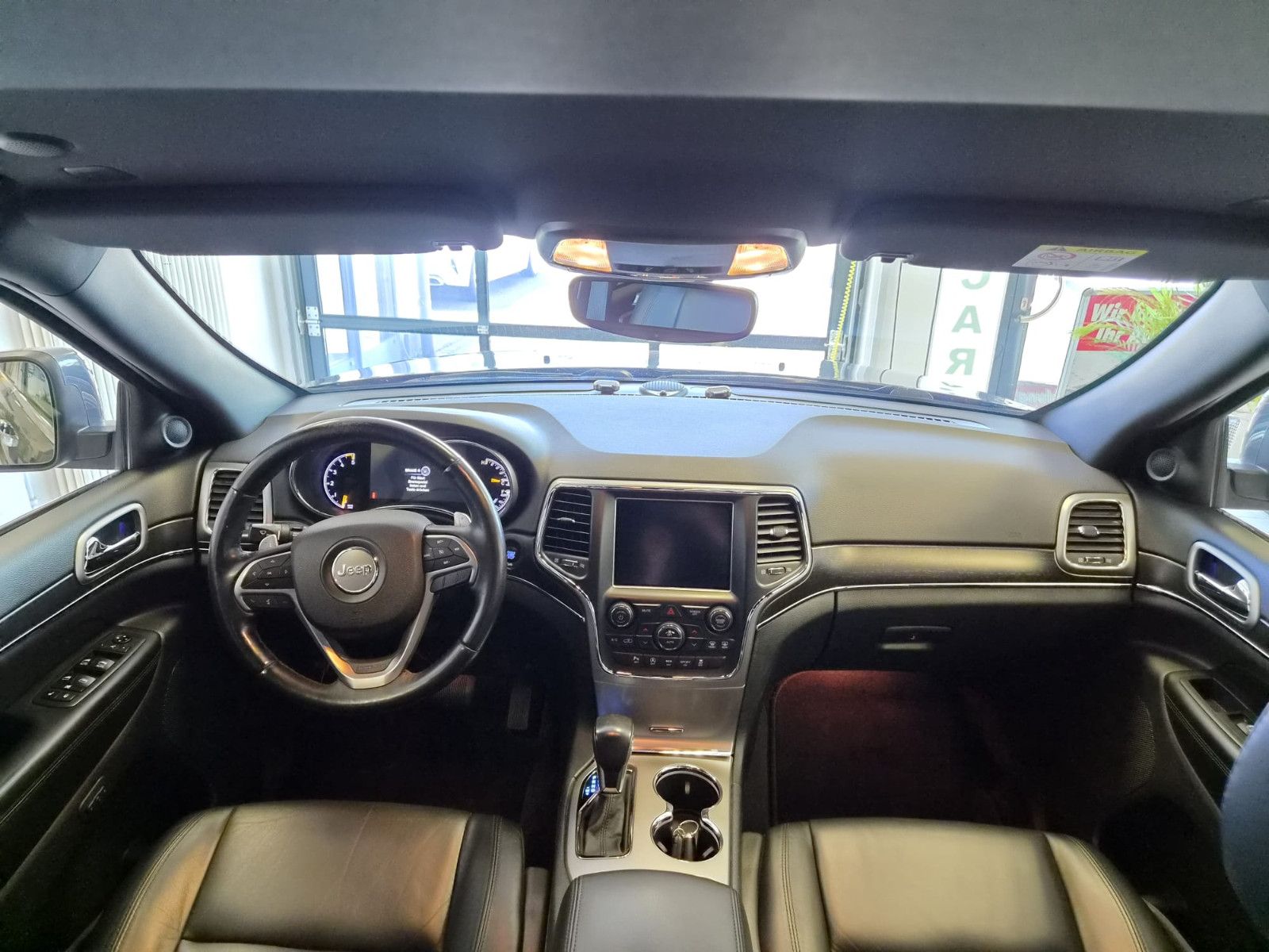 Fahrzeugabbildung Jeep Grand Cherokee 3.0 CRD Limited / 3,5t AHK /