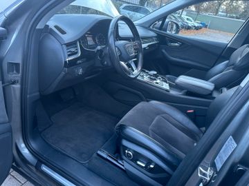 Audi Q7 - 11