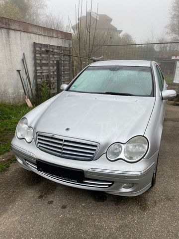 Mercedes-Benz c180