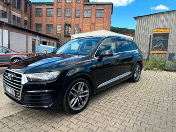 Audi Q7 - 1