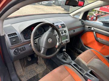 MYAUTOCENTER – Gebraucht- und Jahreswagen mit Werkstattservice in Pfaffenhofen Volkswagen Touran CrossTouran *TÜV 032027*KLIMA*