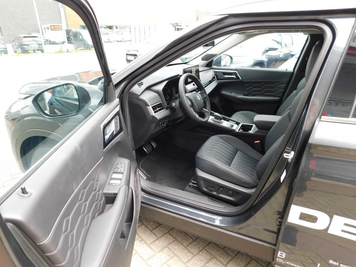 Mitsubishi Outlander 2.4L PHEV TOP 2-Farb