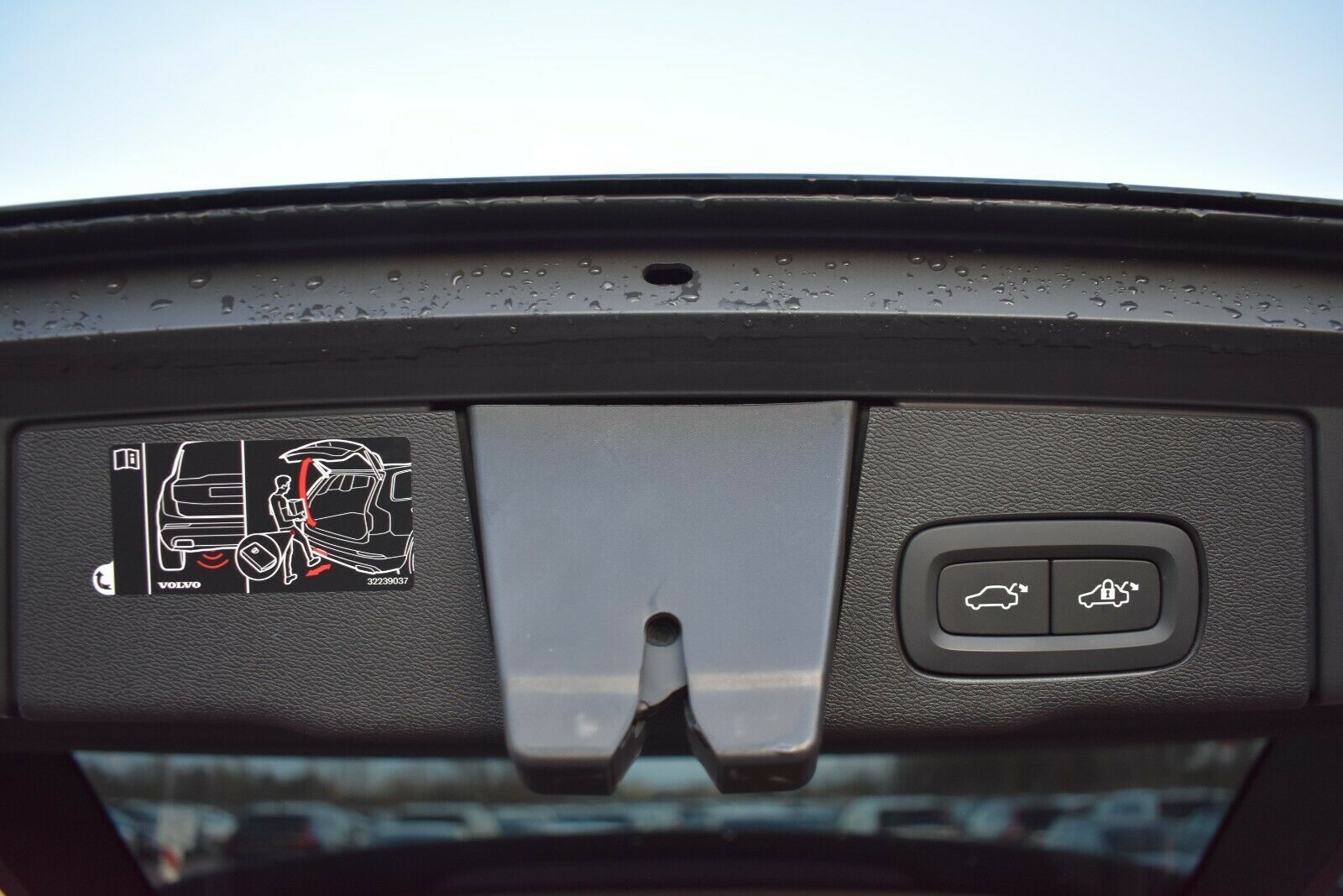 Fahrzeugabbildung Volvo XC60 T8 Twin Engine R-Design*RFK*Lhzg*Mietkauf