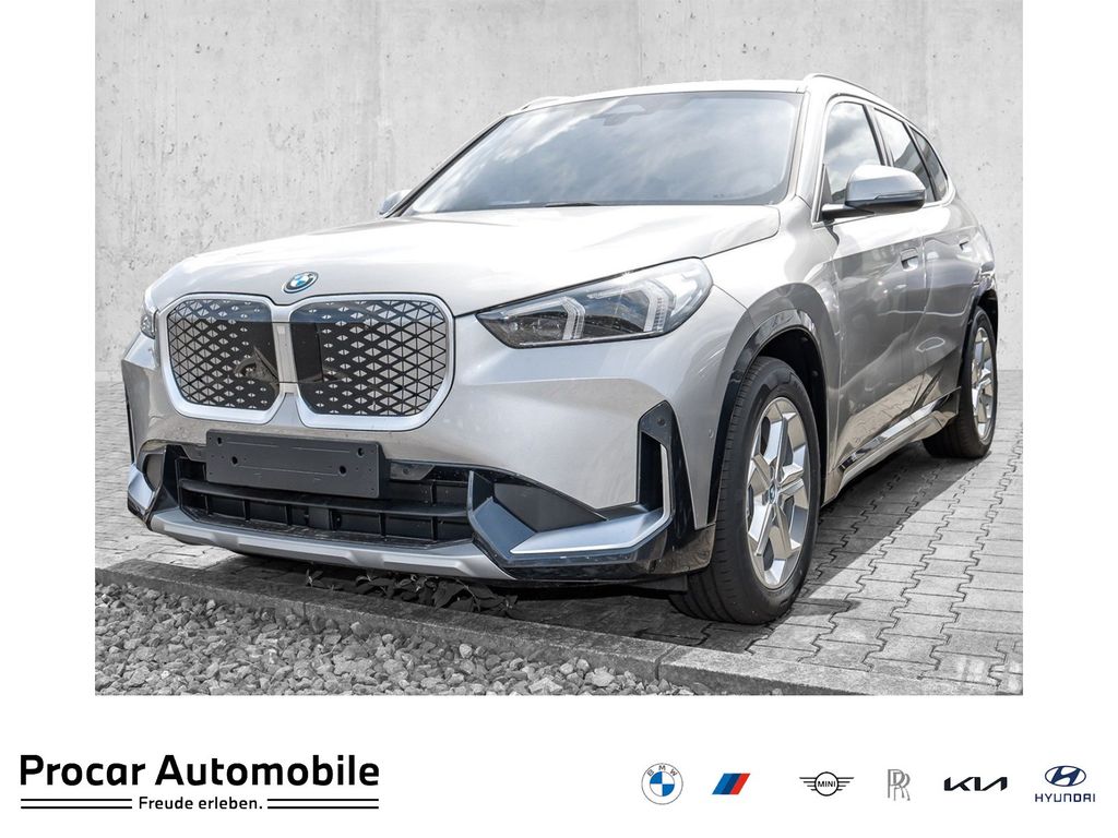 BMW iX1