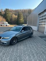 BMW 335i E91 LCI | M-Paket - BMW 335 Kombi 335i m paket mit Benzin-Antrieb