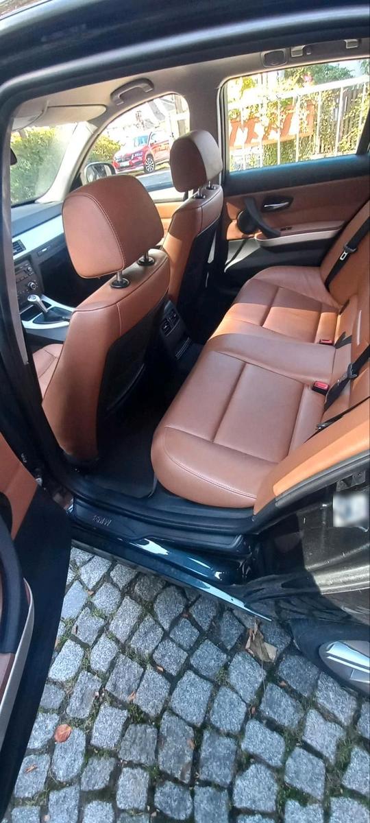 BMW 320 2011 — photo 14