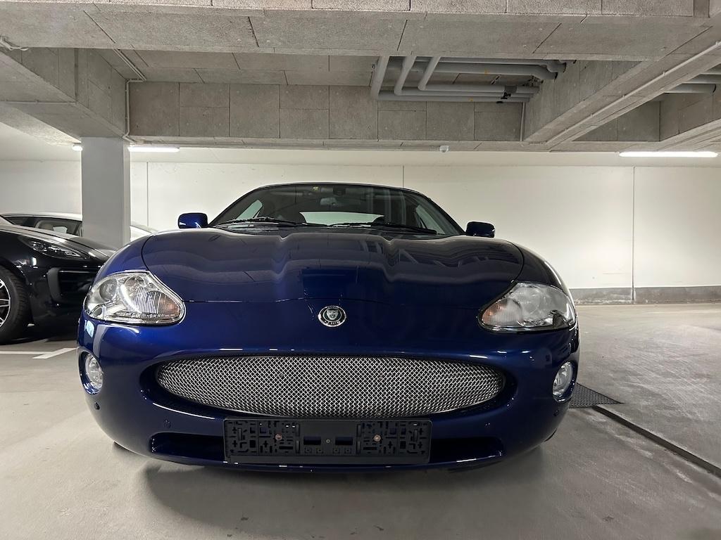 Jaguar XK8