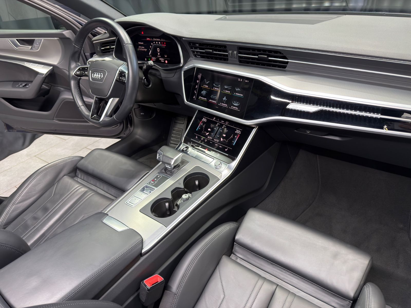 Fahrzeugabbildung Audi A6 Avant 45 TFSI sport|S-TRONIC|LEDER|NAVI|